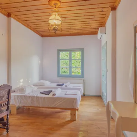 Вилла Private Greek Island Estate With Vineyard, Exclusive Grounds & Hosted Experiences