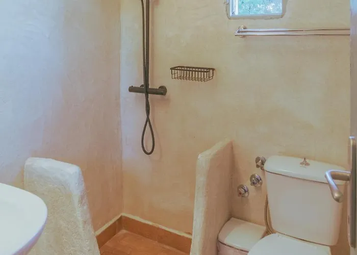 Вилла Private Greek Island Estate With Vineyard, Exclusive Grounds & Hosted Experiences