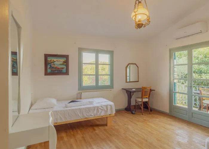 Вилла Private Greek Island Estate With Vineyard, Exclusive Grounds & Hosted Experiences