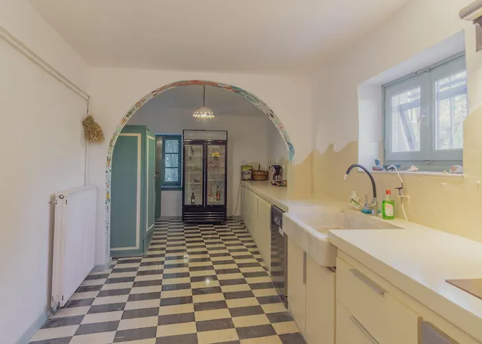 Вилла Private Greek Island Estate With Vineyard, Exclusive Grounds & Hosted Experiences Скиатос